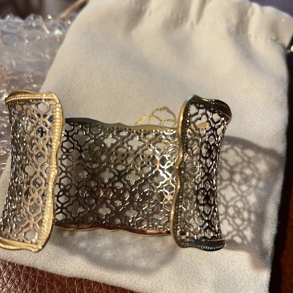 Kendra Scott Candice gold cuff bracelet in silver filigree - Picture 4 of 4